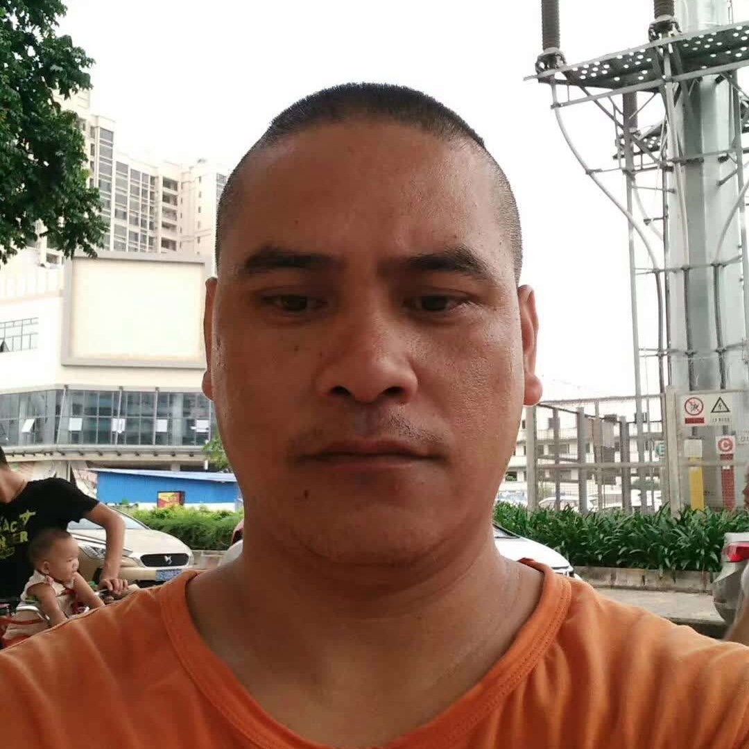 美女爱懵懂的照片