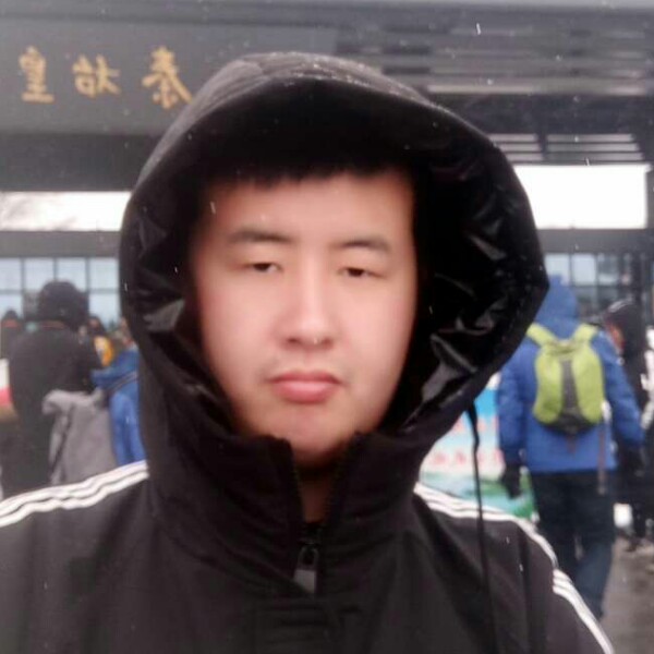 心劫蹙眉缓慢的照片