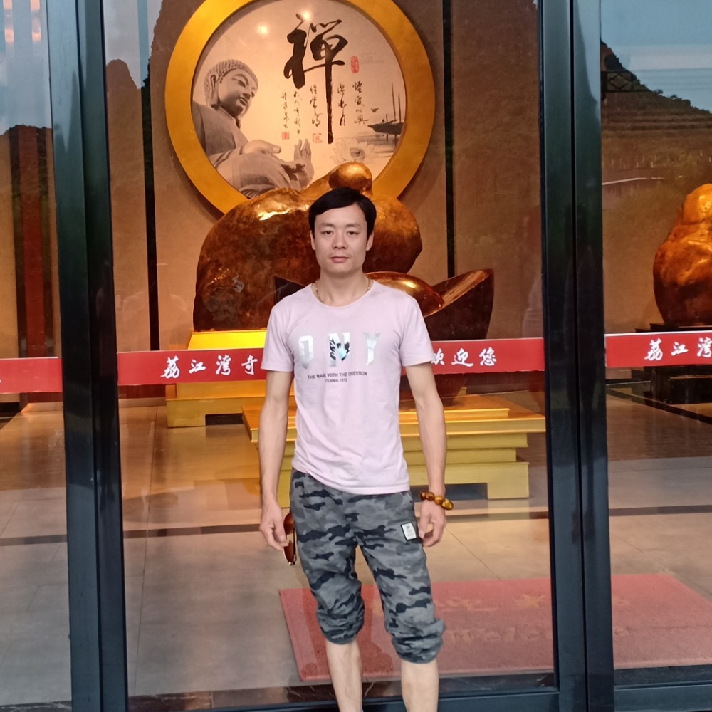 潇洒扯白云的照片