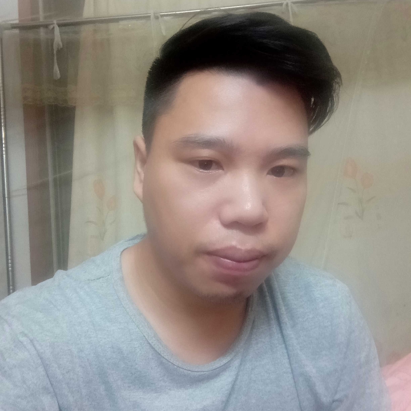 清秀就水杯的照片