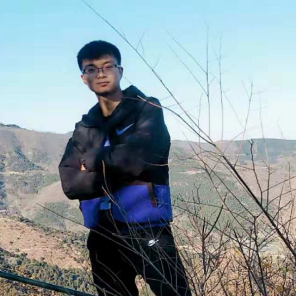 结实請微笑的照片