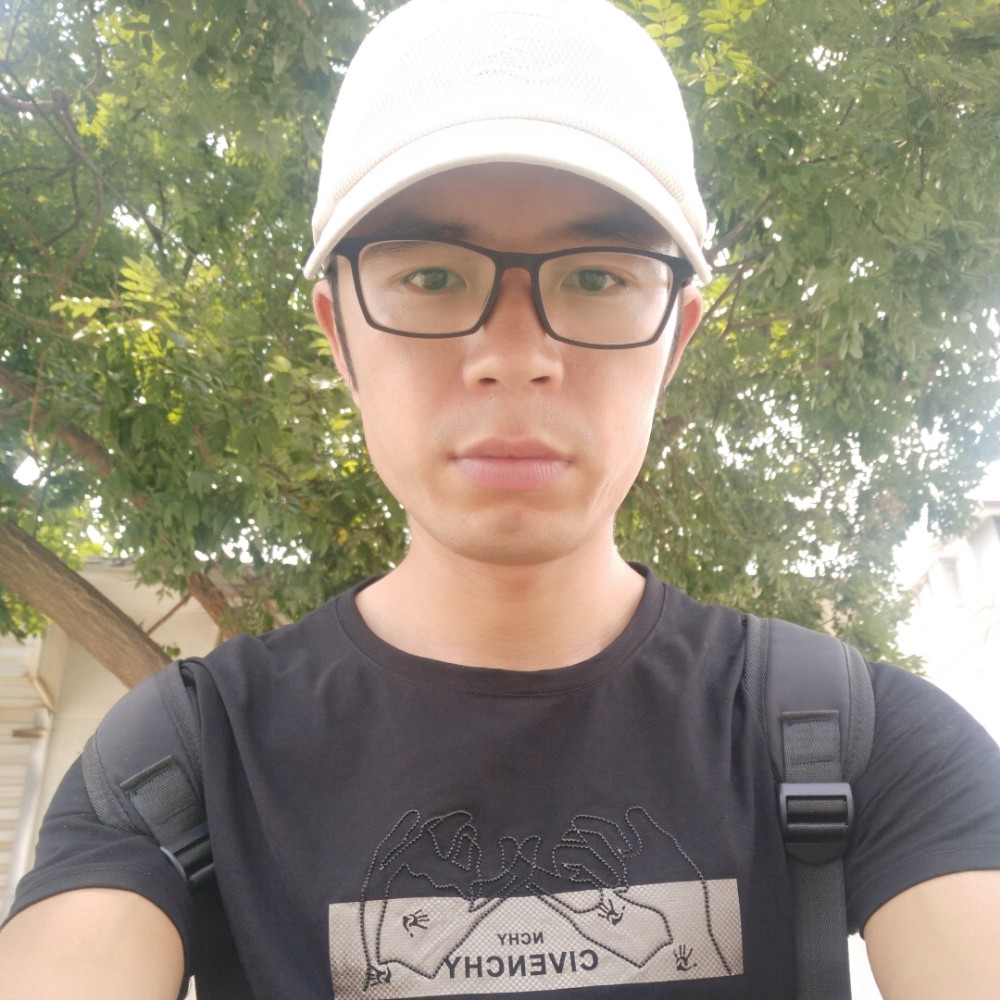 直率少年的照片