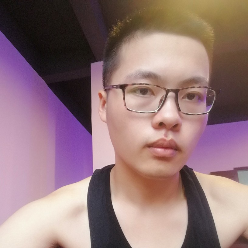 欢呼深拥音响的照片