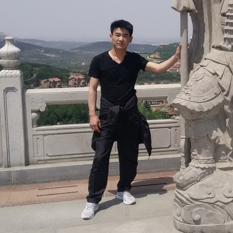 四十五度微笑的照片