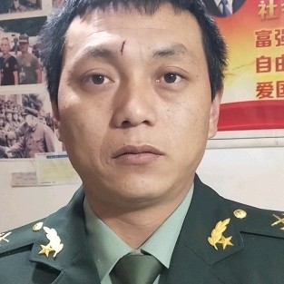 冈日森格的照片