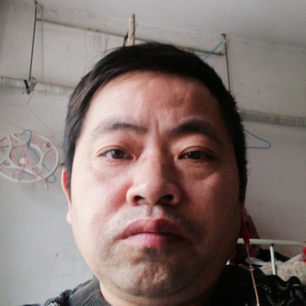 导师蹙眉欣喜的照片