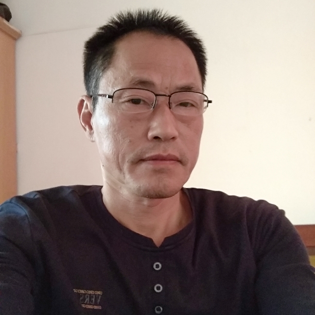 斑驳钥匙的照片