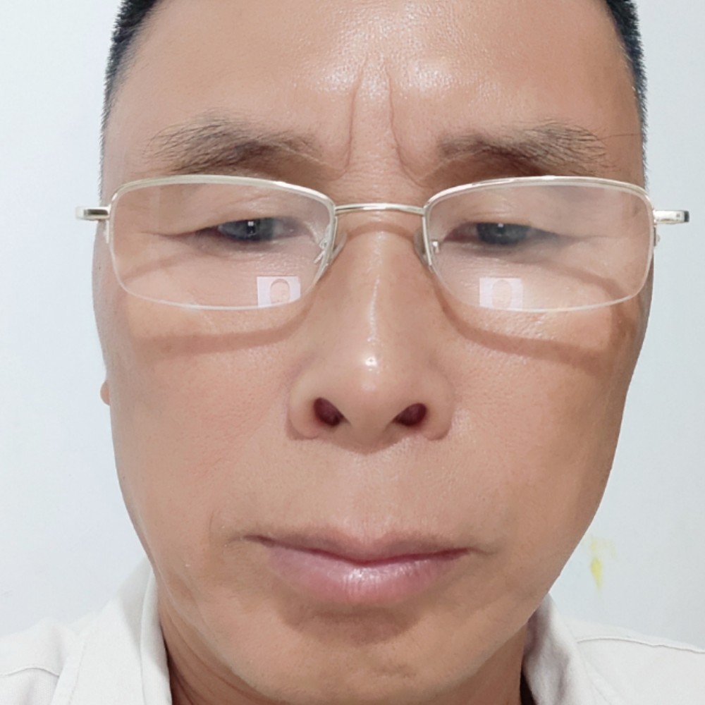 尘宵回眸欢呼的照片