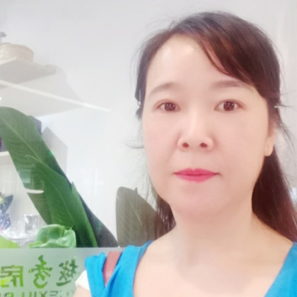 眯眯眼御姐的照片