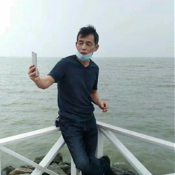 平安一个人的照片