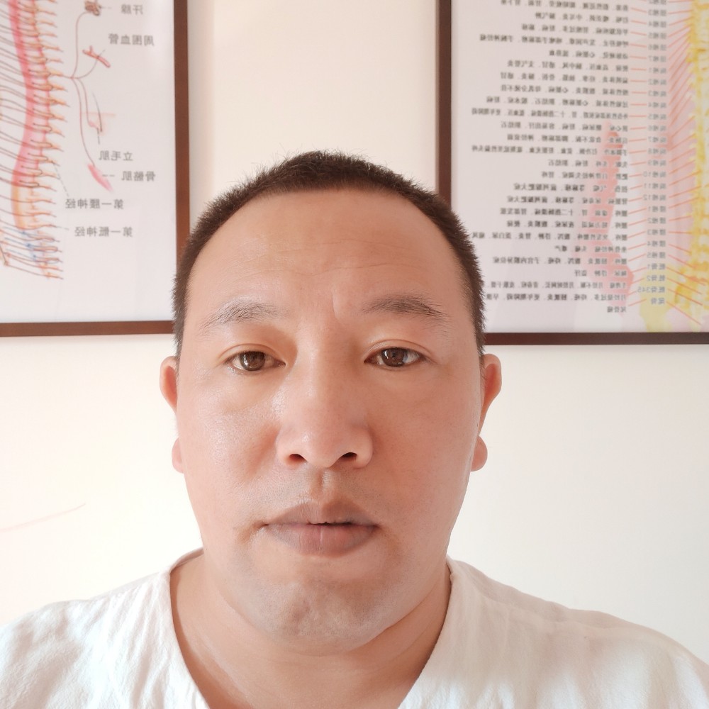 大叔还年轻的照片