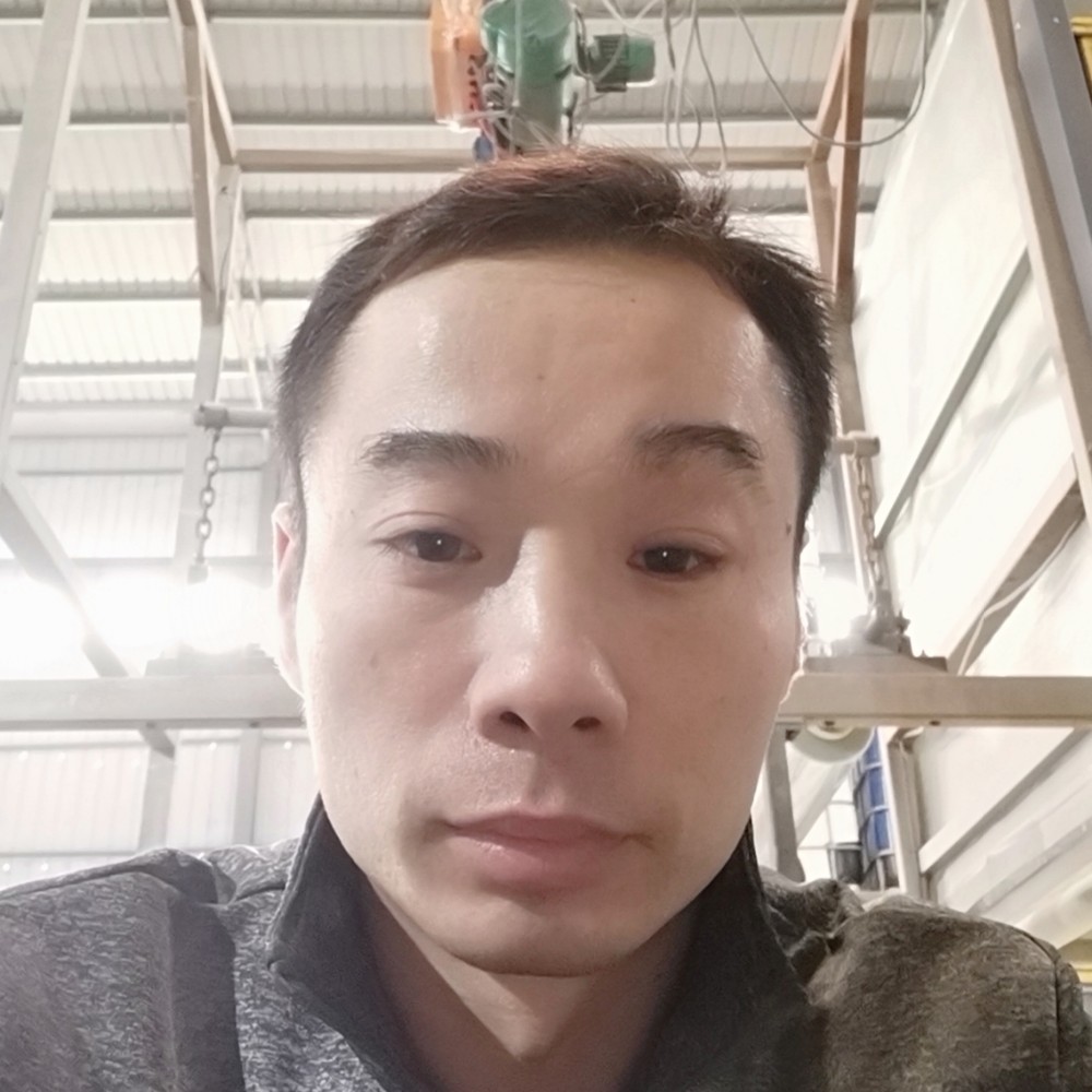 羊苦恋开心的照片