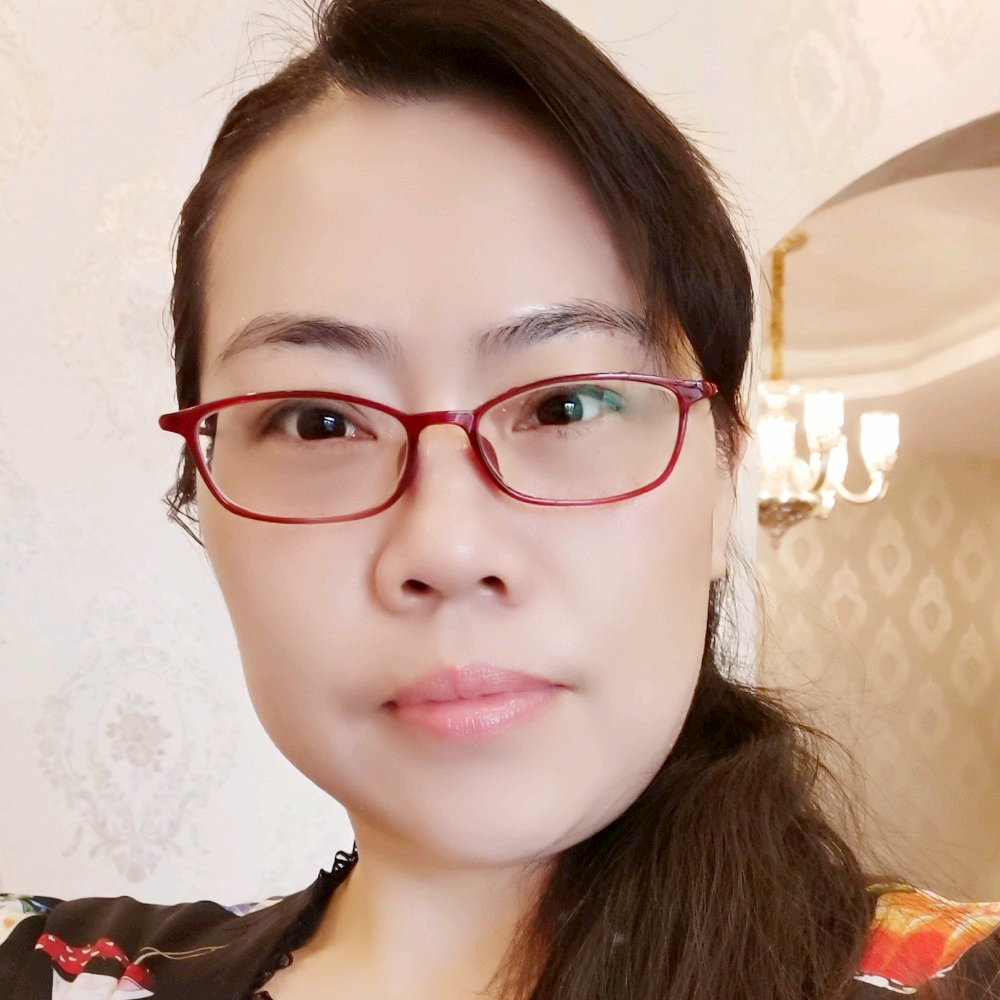 板凳和沉默的照片