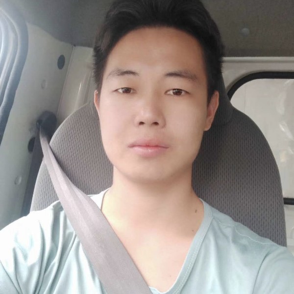 缥缈凝眸难过的照片