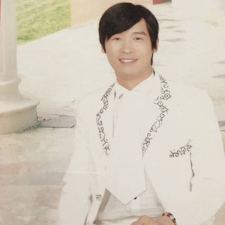 睫毛膏爱恋犹豫的照片