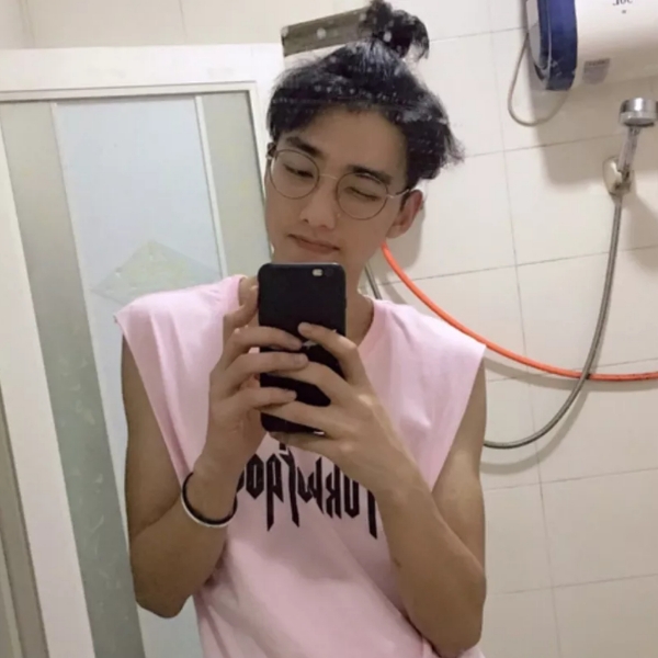 秋颜浅吻彼年的照片