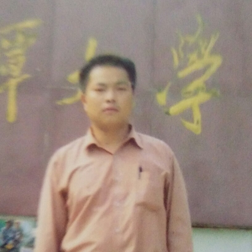 监理陈小卫的照片