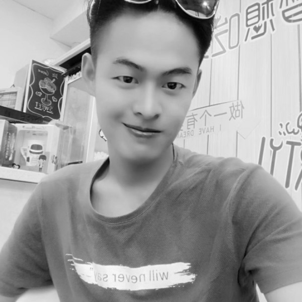 美好挽手流影的照片