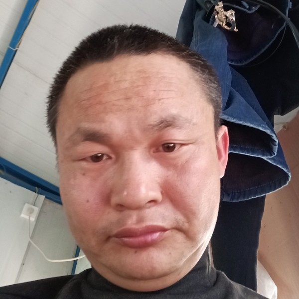 无语打自行车的照片