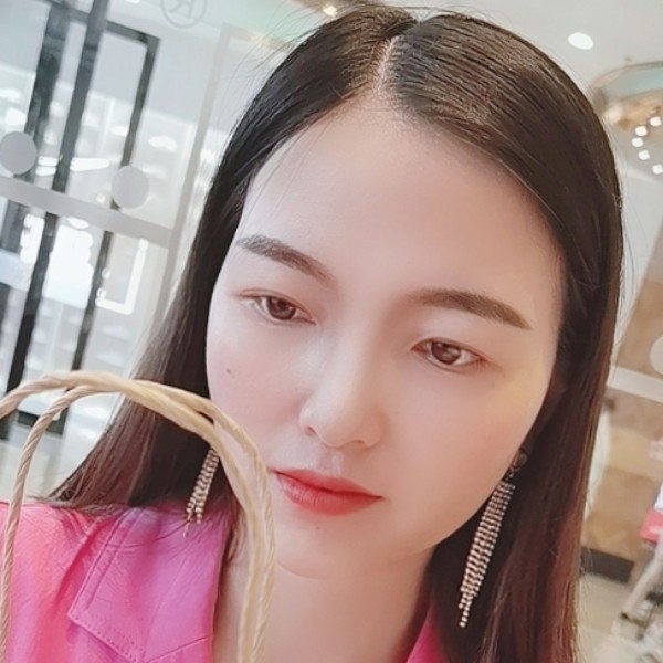 luckily玲的照片