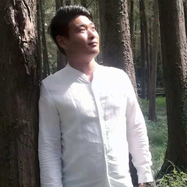 认真唇膏的照片