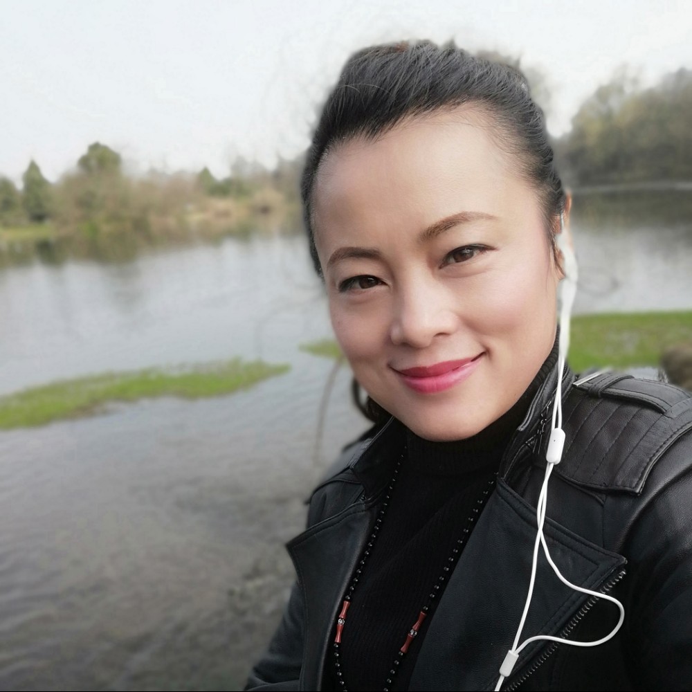 雅思英子的照片