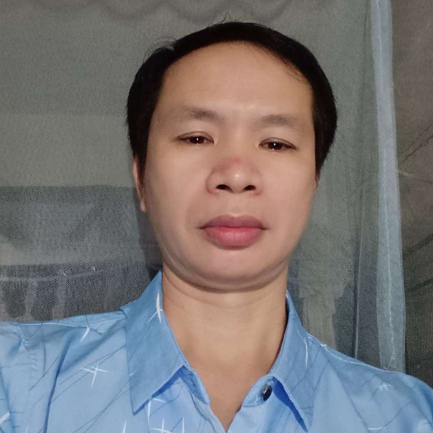 电灯胆那贪玩的照片