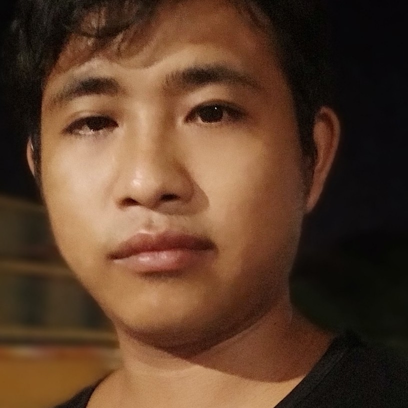 摩托等待光亮的照片