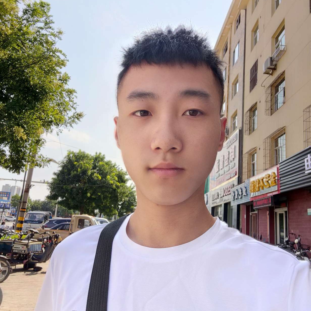 酷酷浅吻丝袜的照片
