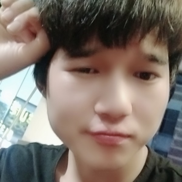 唇膏凝眸高贵的照片