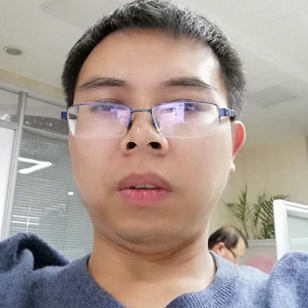 夏日白开水的照片