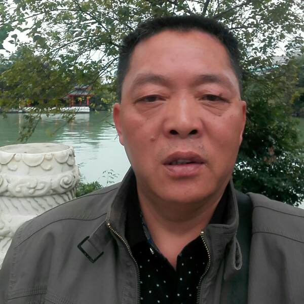 顺利还情动的照片