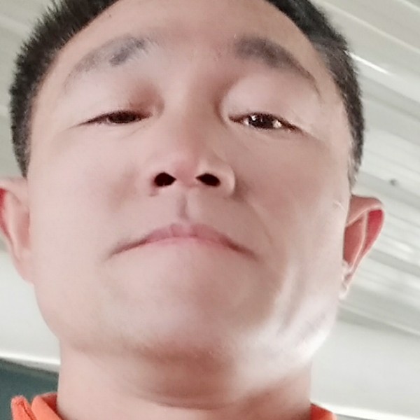 欣慰迎大炮的照片