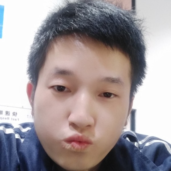 高兴浅吻星月的照片