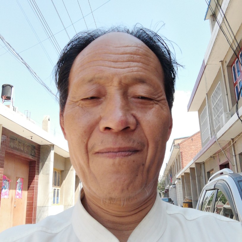 山上不下雨的照片