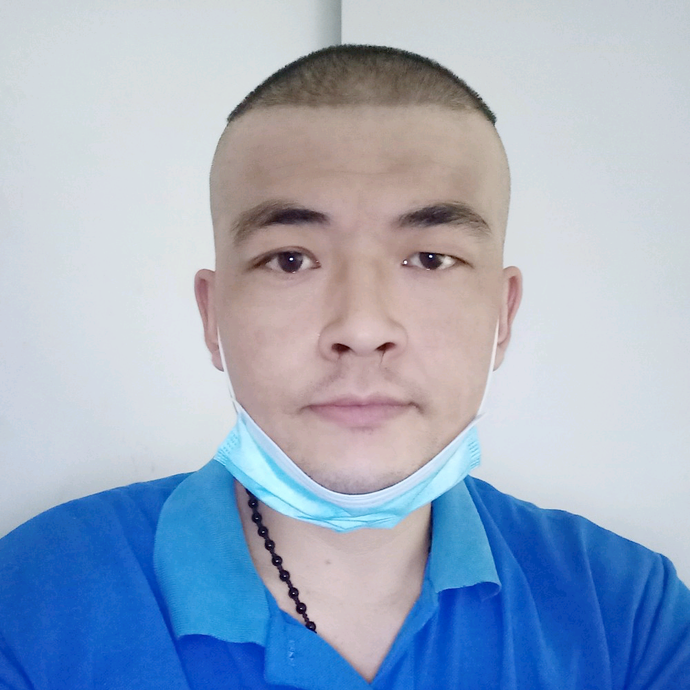 巨人背后的照片