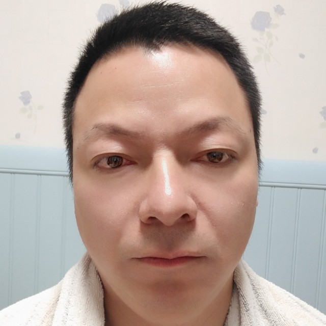 沉睡的狂野狼的照片