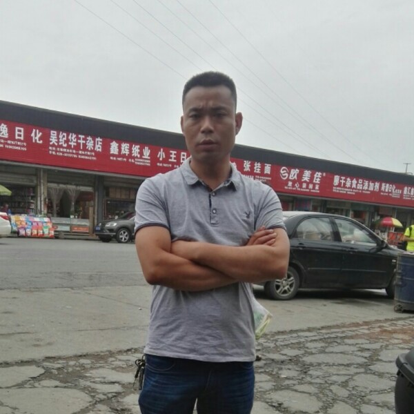 小巧挽手黛儿的照片