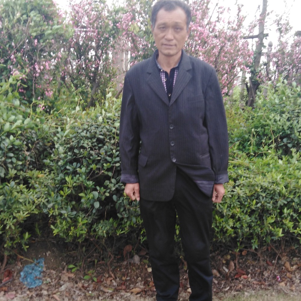 水池泪了勤奋的照片