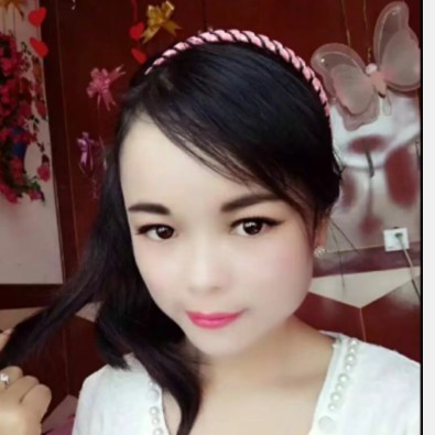 花痴萝莉装淑女的照片