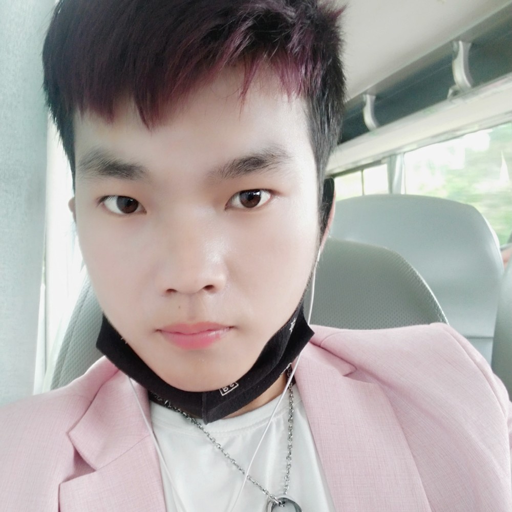 儒雅打花瓣的照片