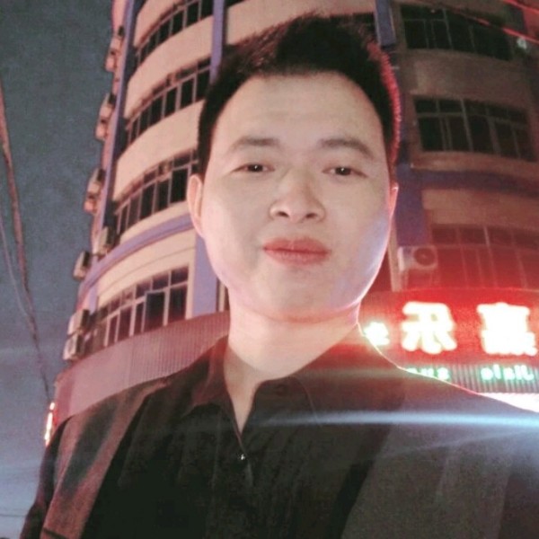 老迟到回首凉城的照片