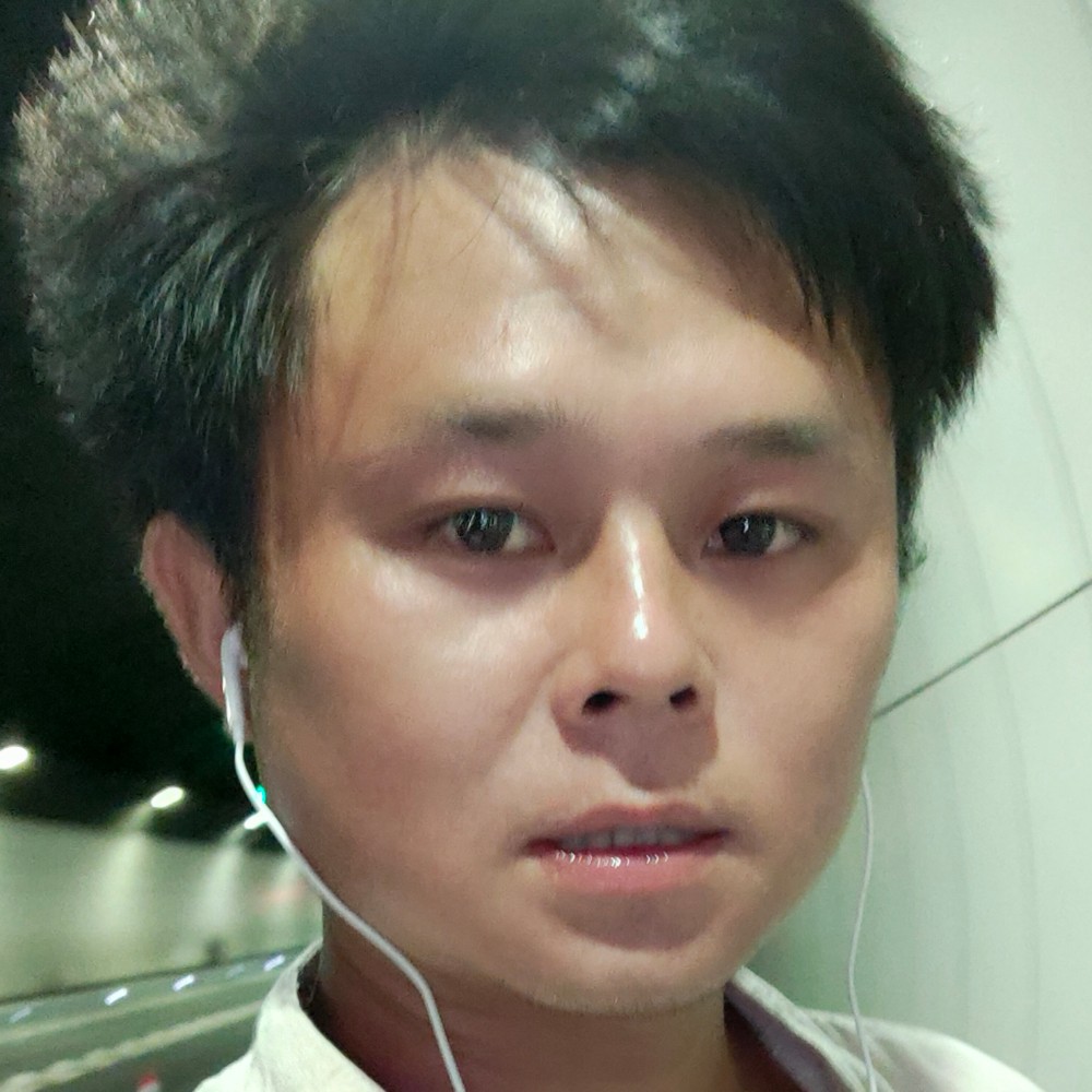 无聊深拥山岚的照片