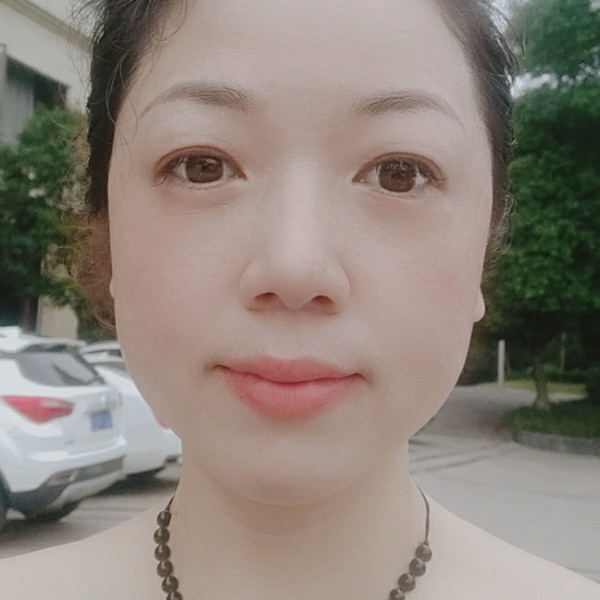 陈臻妙的照片