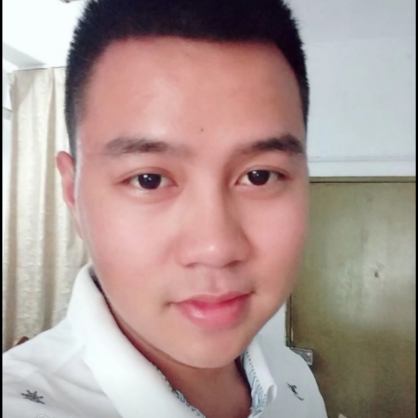 黄金章的照片