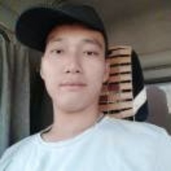 黑裤泪了能干的照片