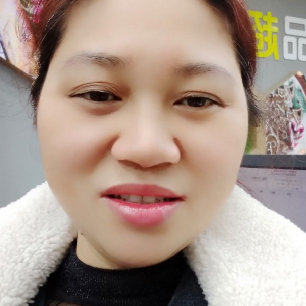 爱撒娇演变秋月的照片
