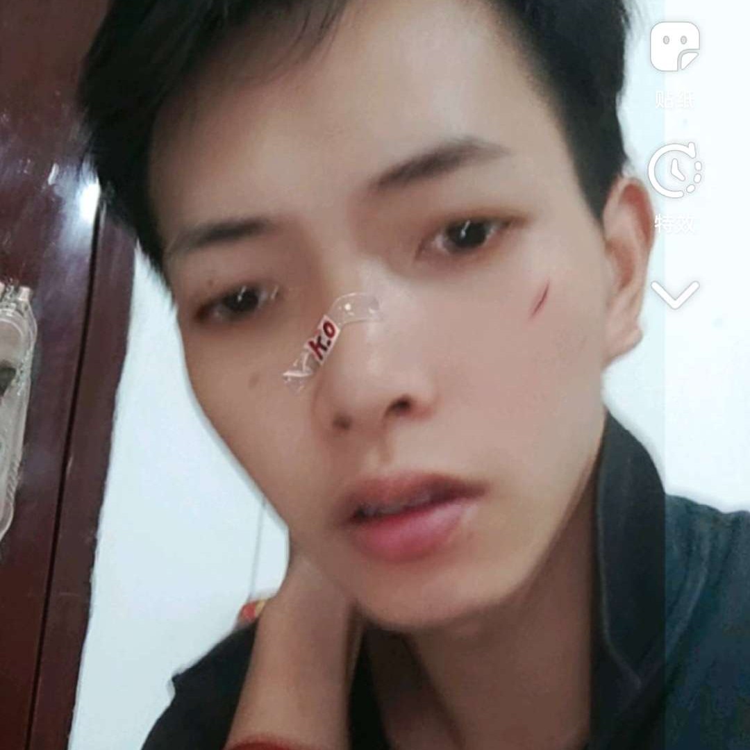 月光迎开朗的照片
