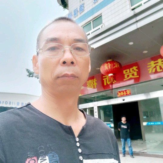 农民工老头的照片