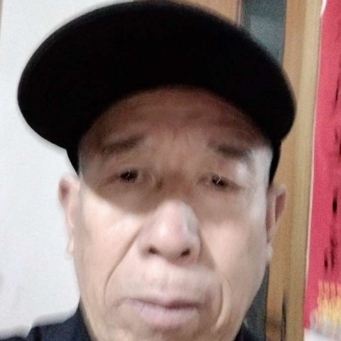 直率回首啤酒的照片